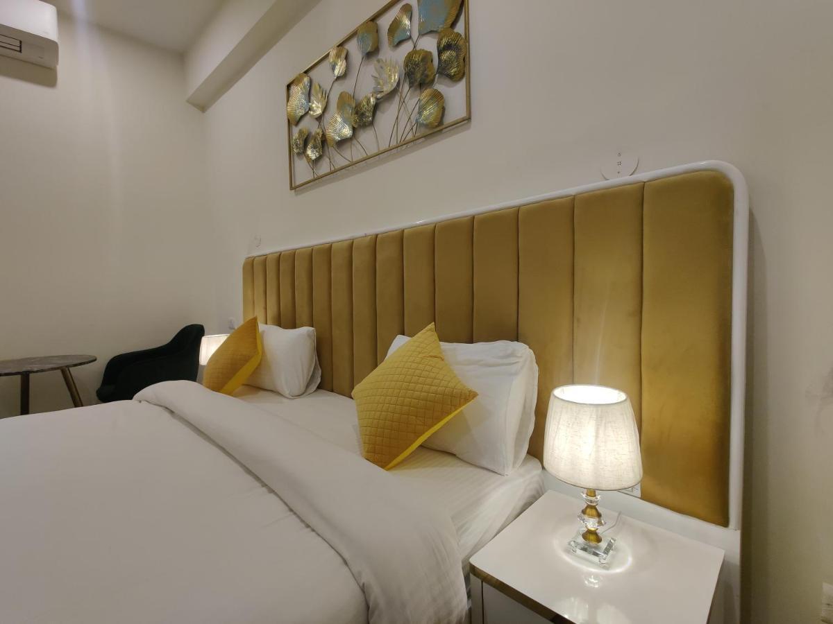 Amahi Inn Gurgaon Buitenkant foto